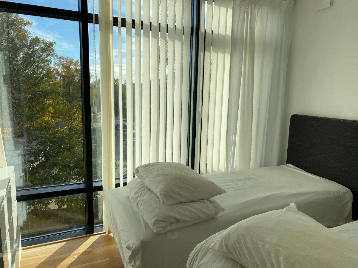 Exclusive 2 Level Etage Next To Arlanda-City Metro Stockholm Exterior photo